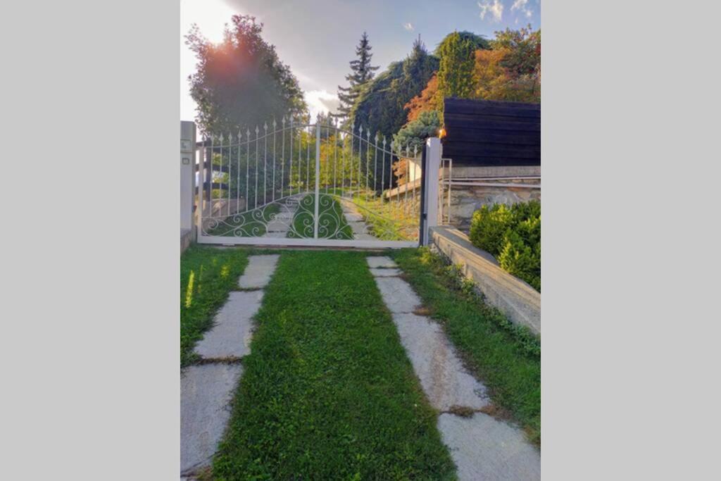 Вилла La Sarrolein Cir 0009 Аоста Экстерьер фото